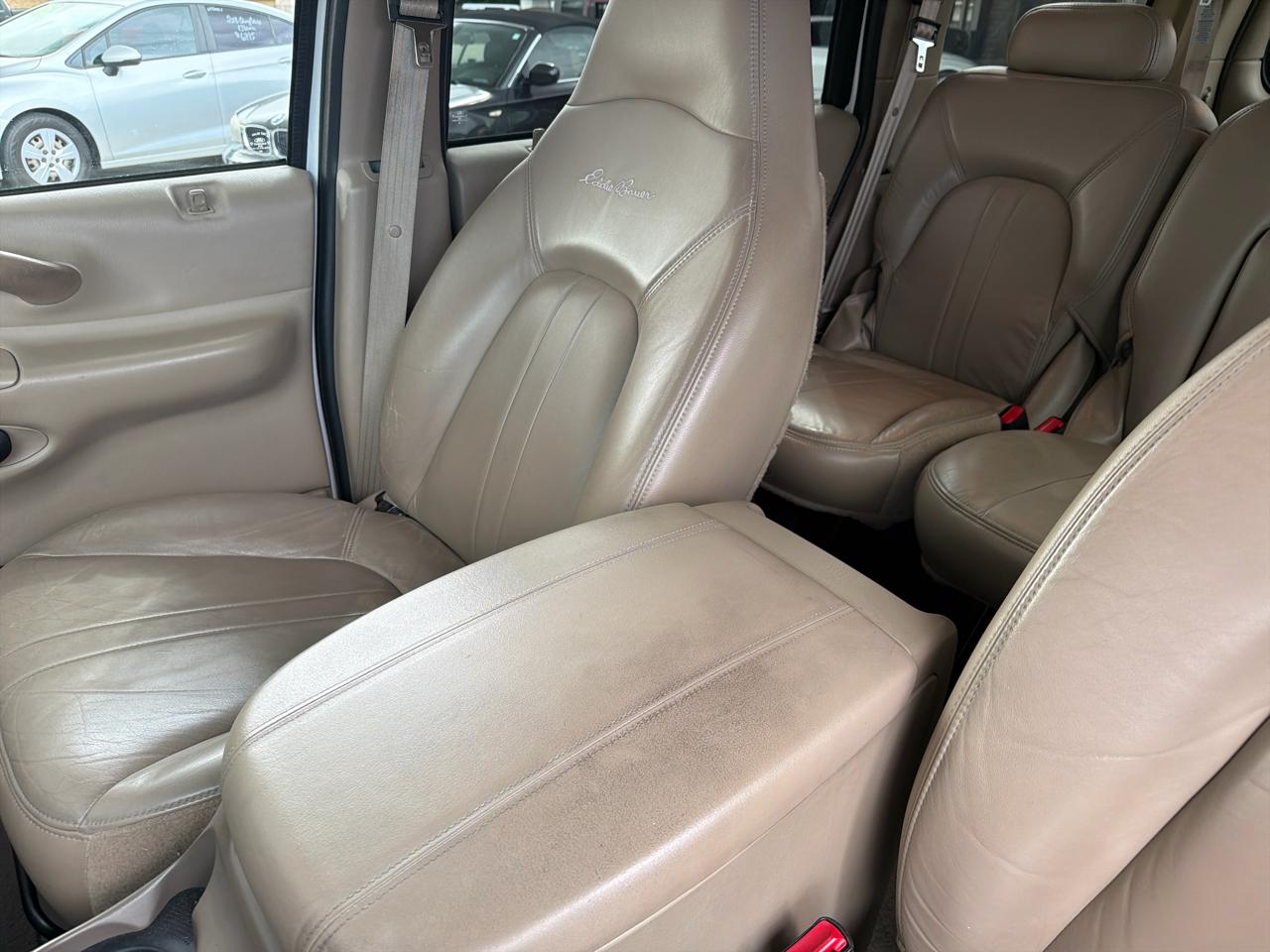 Ford Expedition 119" WB Eddie Bauer 2000