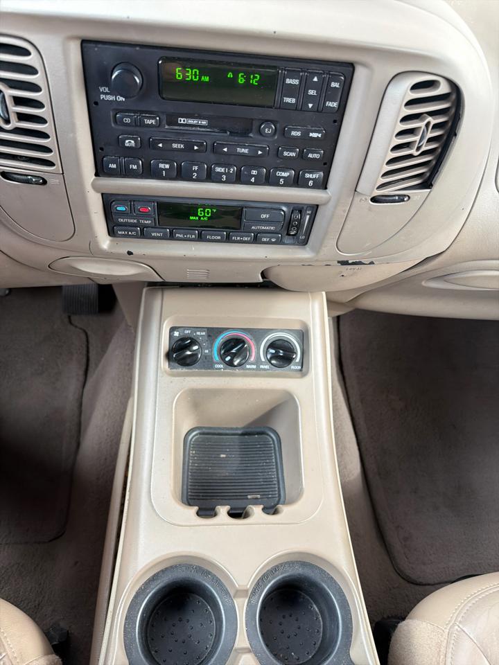 Ford Expedition 119" WB Eddie Bauer 2000