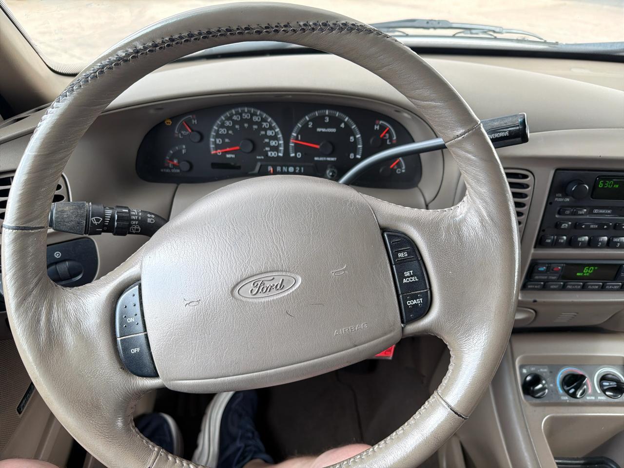 Ford Expedition 119" WB Eddie Bauer 2000