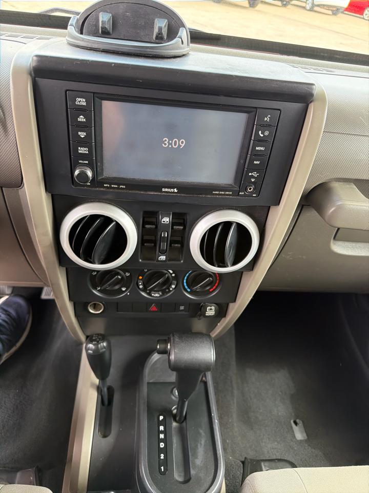 Jeep Wrangler 4WD 4dr Unlimited Sahara 2008