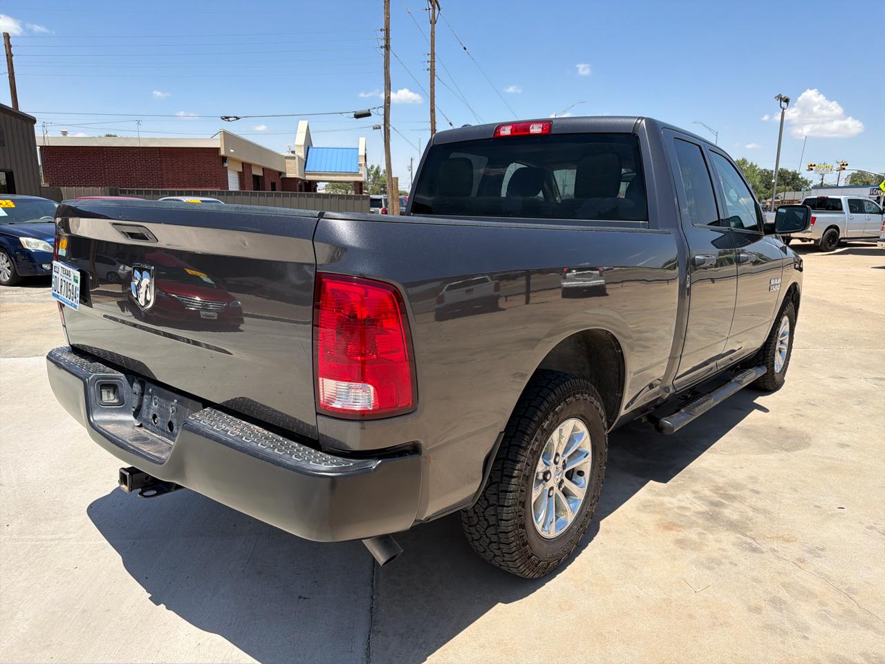 RAM 1500 Tradesman 4x2 Quad Cab 6'4" Box 2018