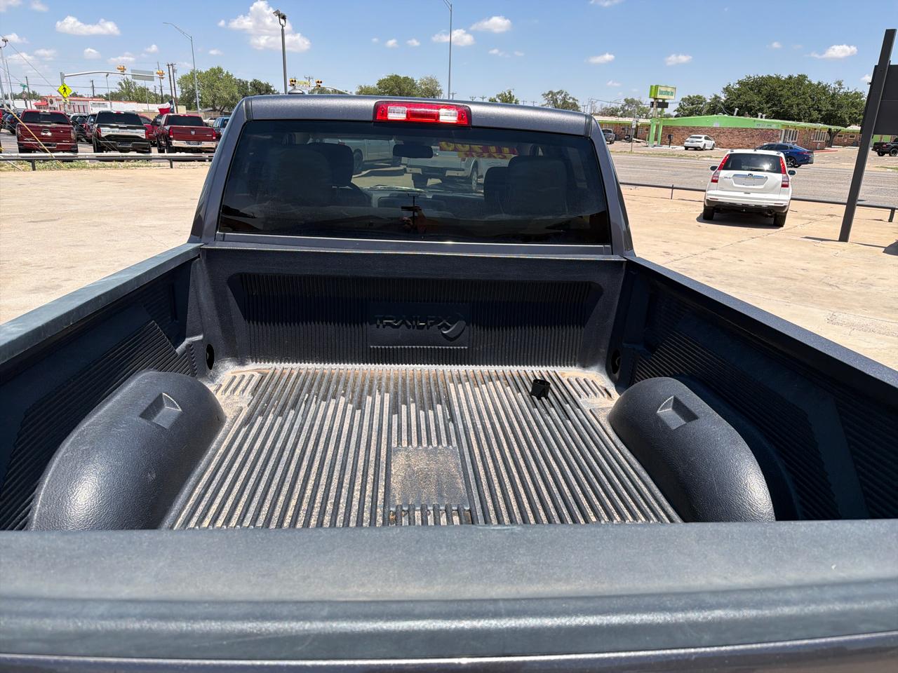 RAM 1500 Tradesman 4x2 Quad Cab 6'4" Box 2018