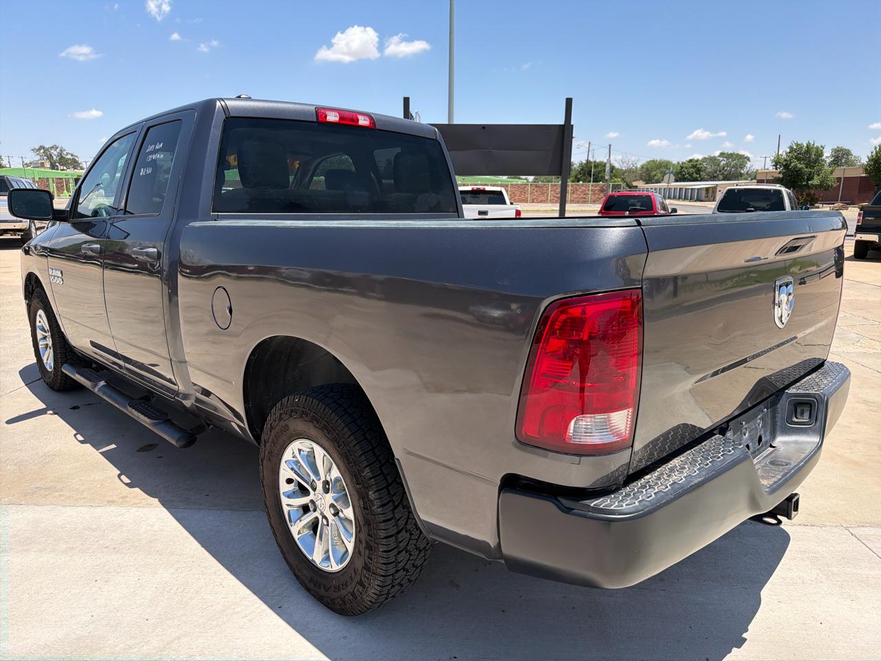 RAM 1500 Tradesman 4x2 Quad Cab 6'4" Box 2018
