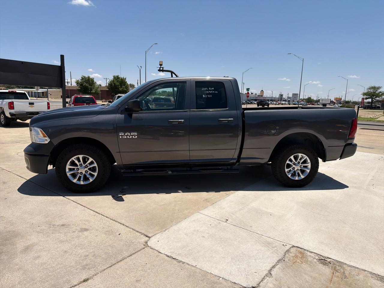 RAM 1500 Tradesman 4x2 Quad Cab 6'4" Box 2018