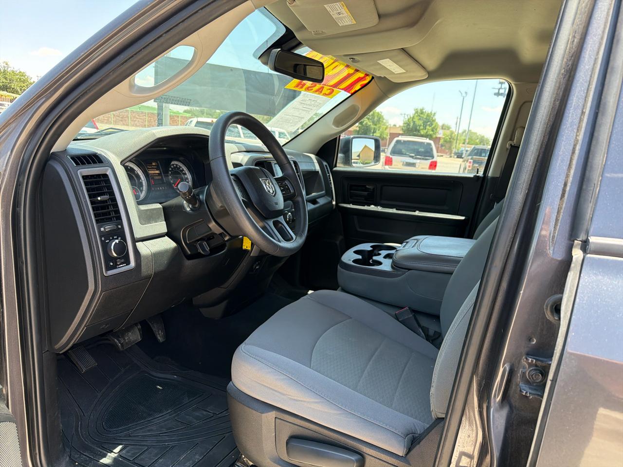 RAM 1500 Tradesman 4x2 Quad Cab 6'4" Box 2018