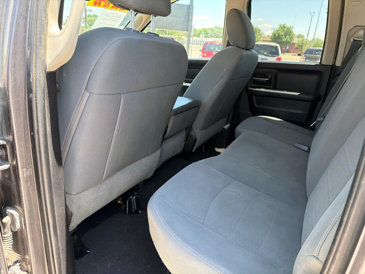 RAM 1500 Tradesman 4x2 Quad Cab 6'4" Box 2018