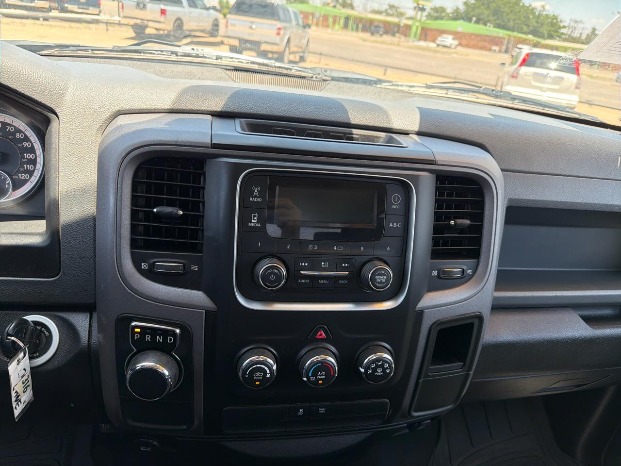 RAM 1500 Tradesman 4x2 Quad Cab 6'4" Box 2018