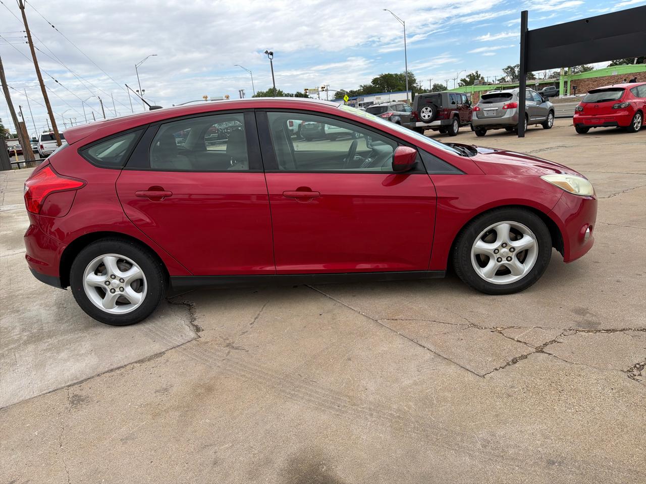 Ford Focus 5dr HB SE 2012