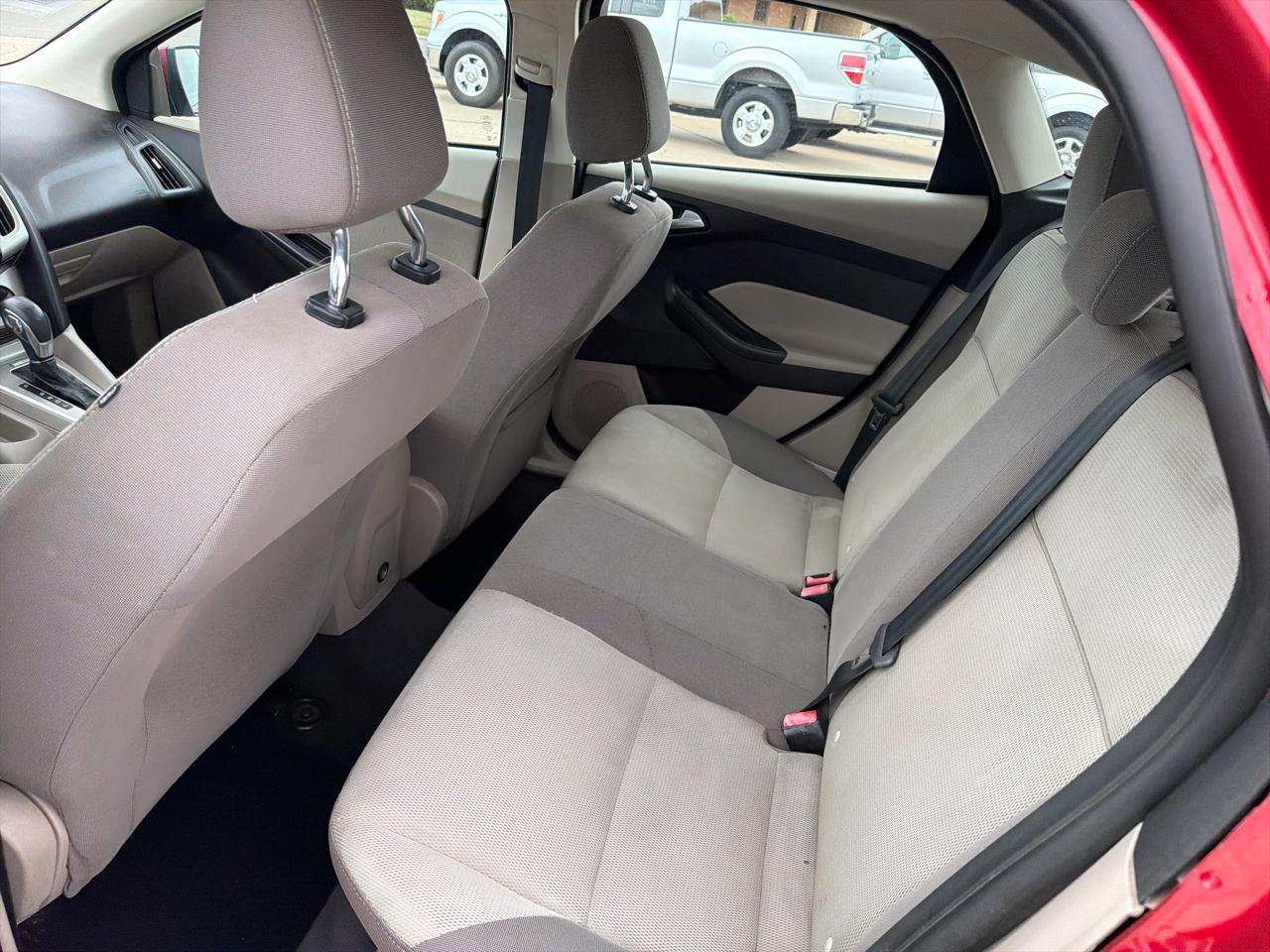Ford Focus 5dr HB SE 2012