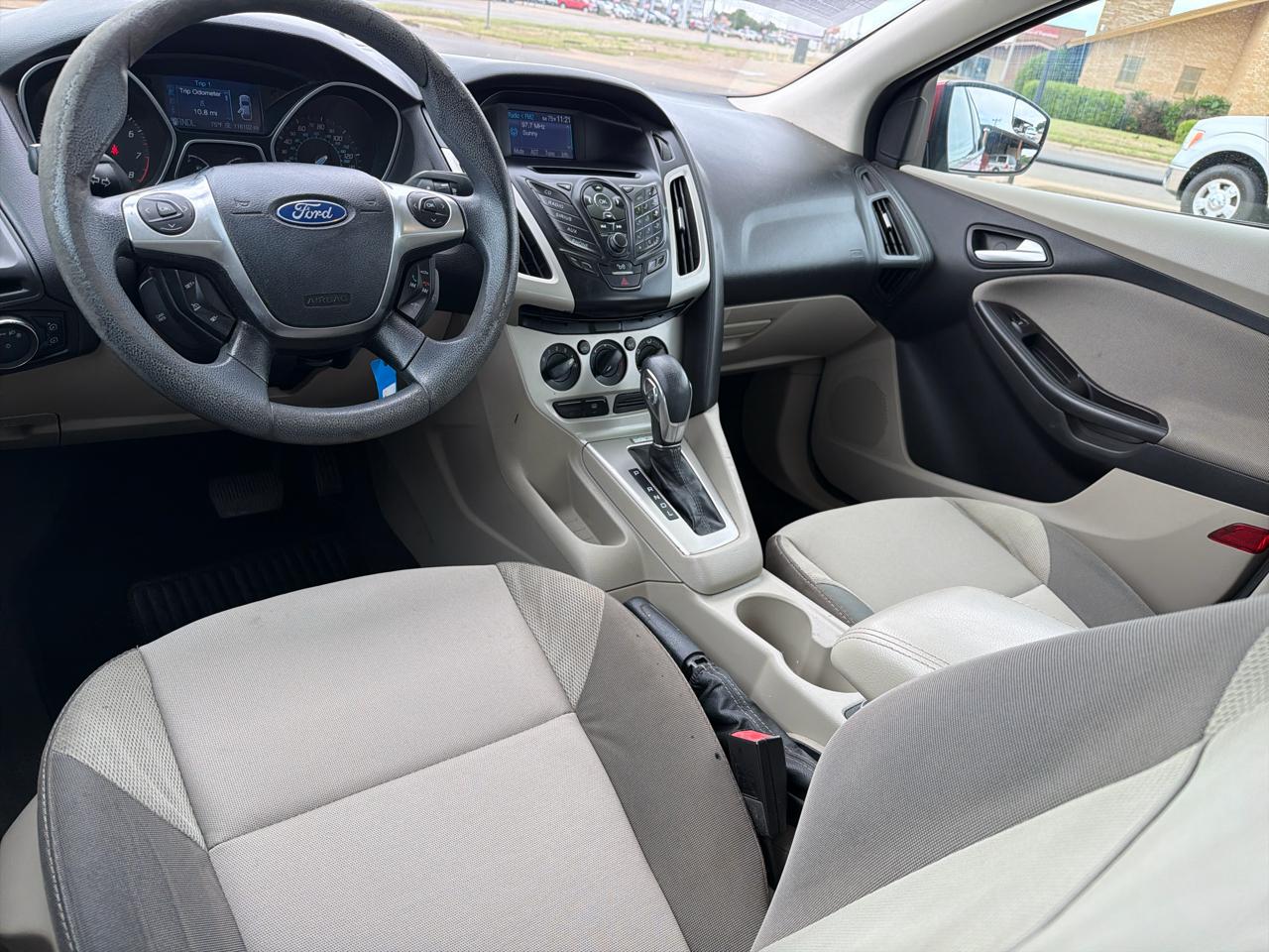 Ford Focus 5dr HB SE 2012