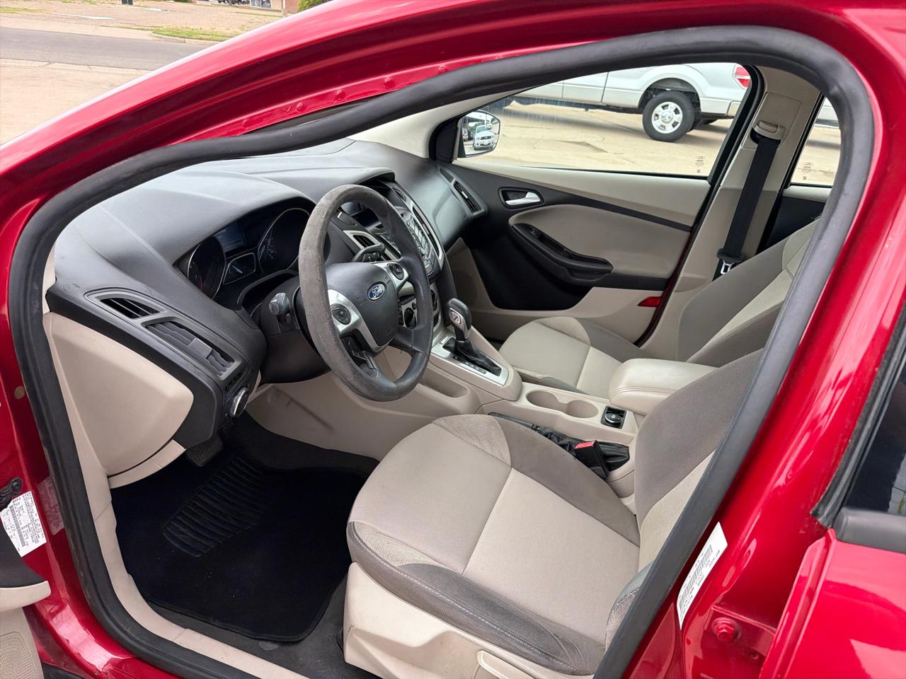Ford Focus 5dr HB SE 2012
