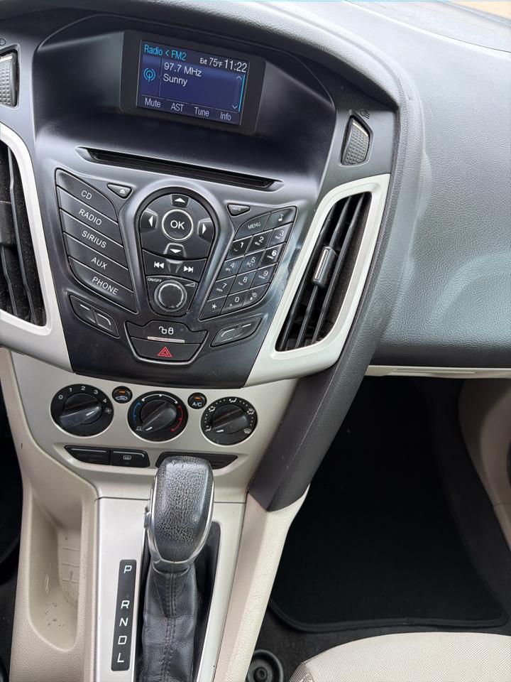 Ford Focus 5dr HB SE 2012