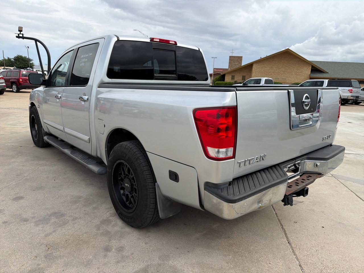 Nissan Titan LE Crew Cab 2WD 2004