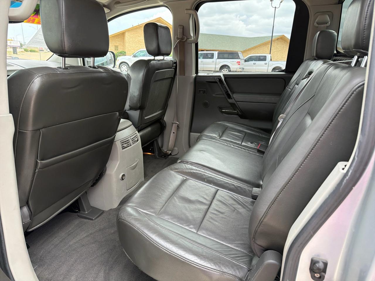 Nissan Titan LE Crew Cab 2WD 2004