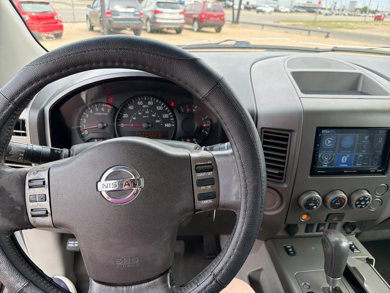 Nissan Titan LE Crew Cab 2WD 2004
