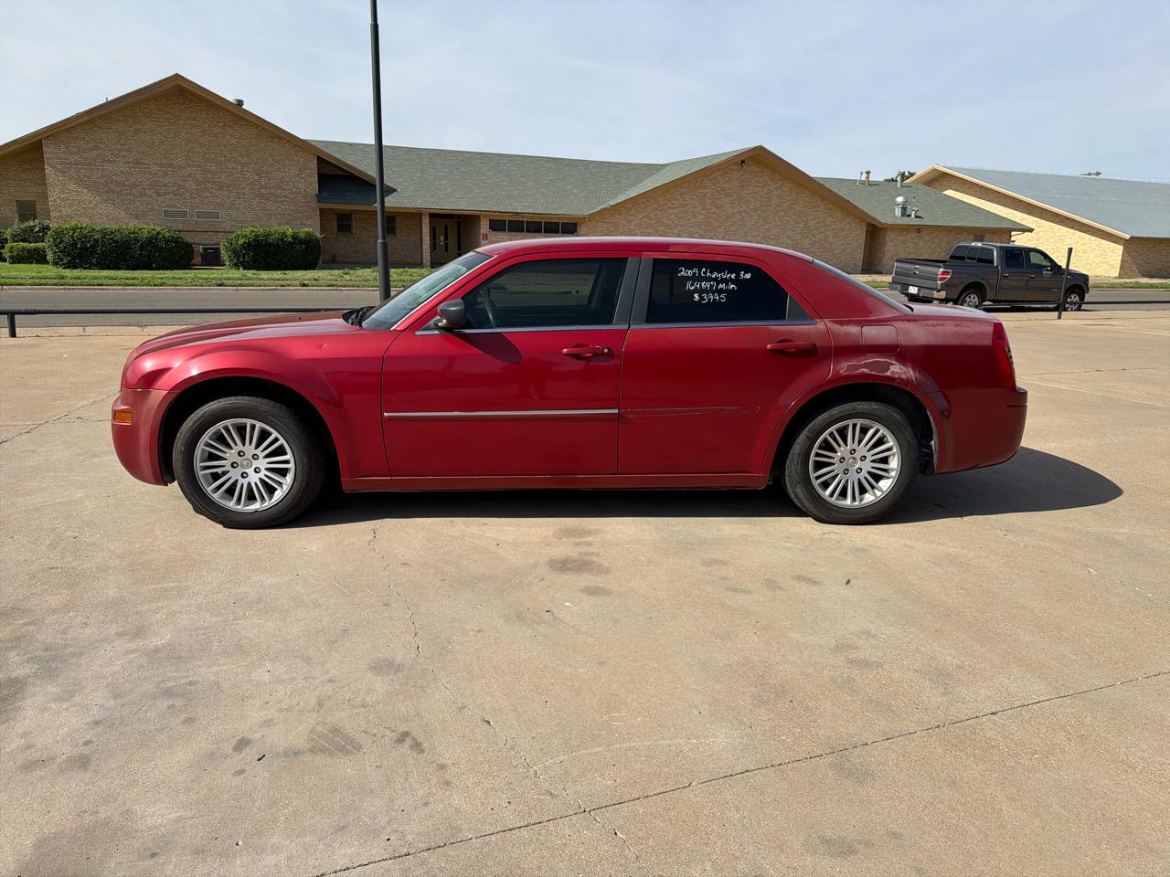 Chrysler 300 4dr Sdn LX RWD *Ltd Avail* 2009