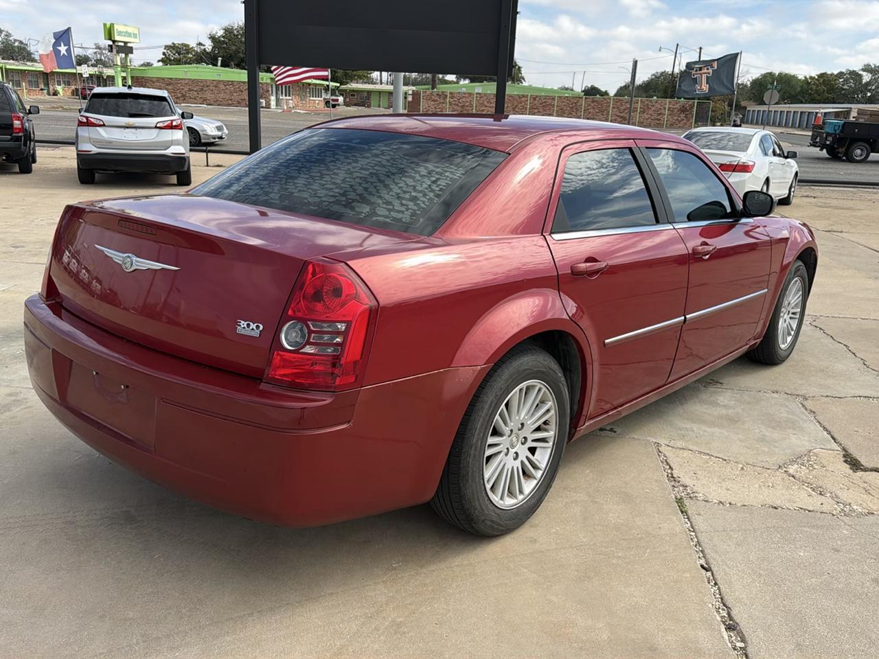 Chrysler 300 4dr Sdn LX RWD *Ltd Avail* 2009
