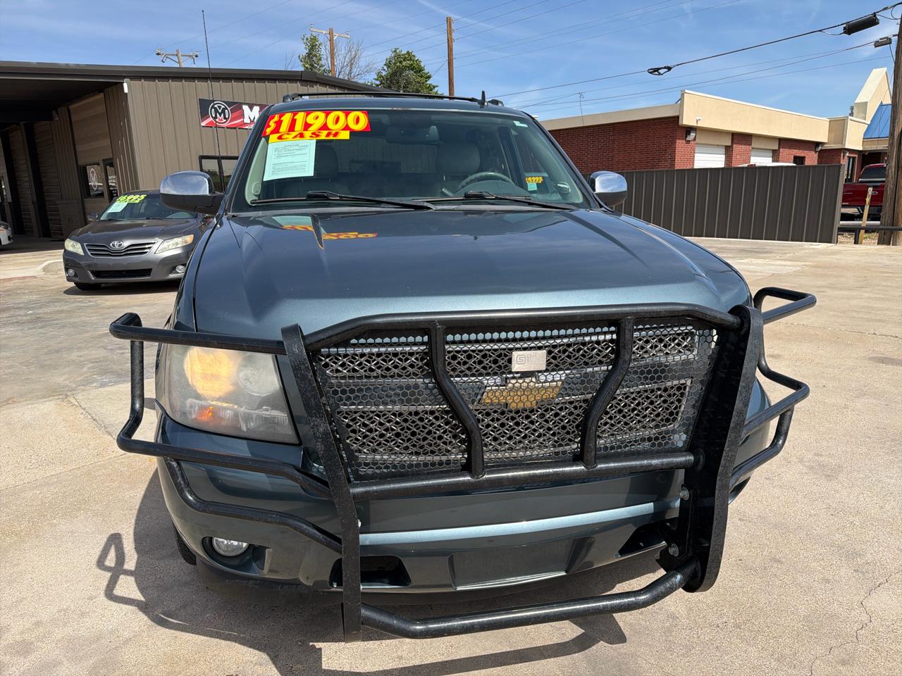Chevrolet Avalanche 2WD Crew Cab LT 2011