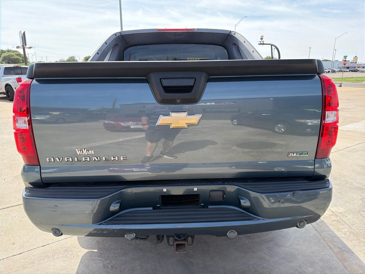 Chevrolet Avalanche 2WD Crew Cab LT 2011