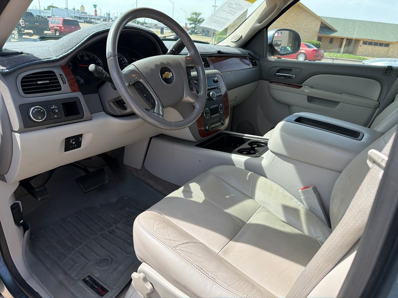 Chevrolet Avalanche 2WD Crew Cab LT 2011