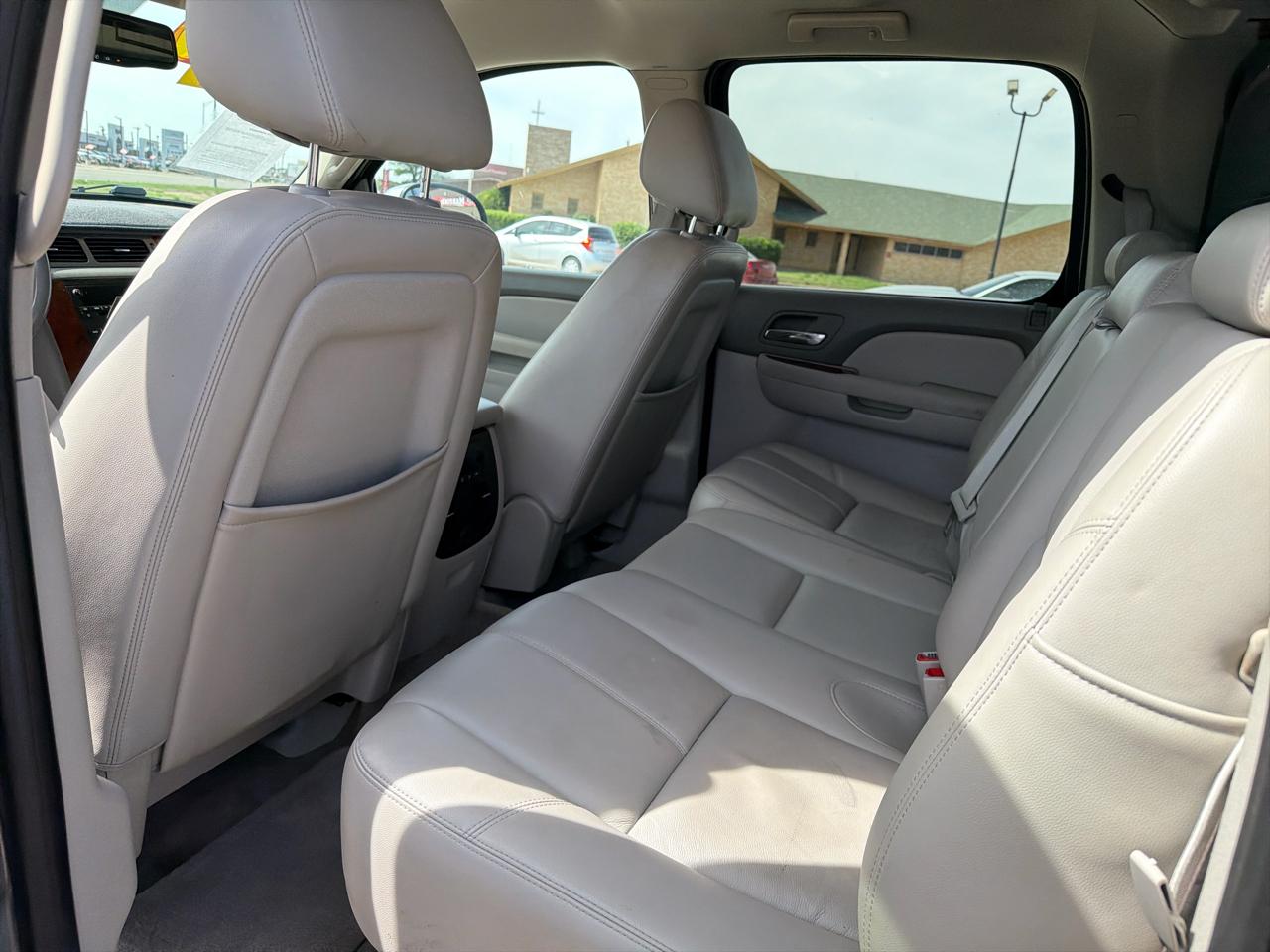 Chevrolet Avalanche 2WD Crew Cab LT 2011