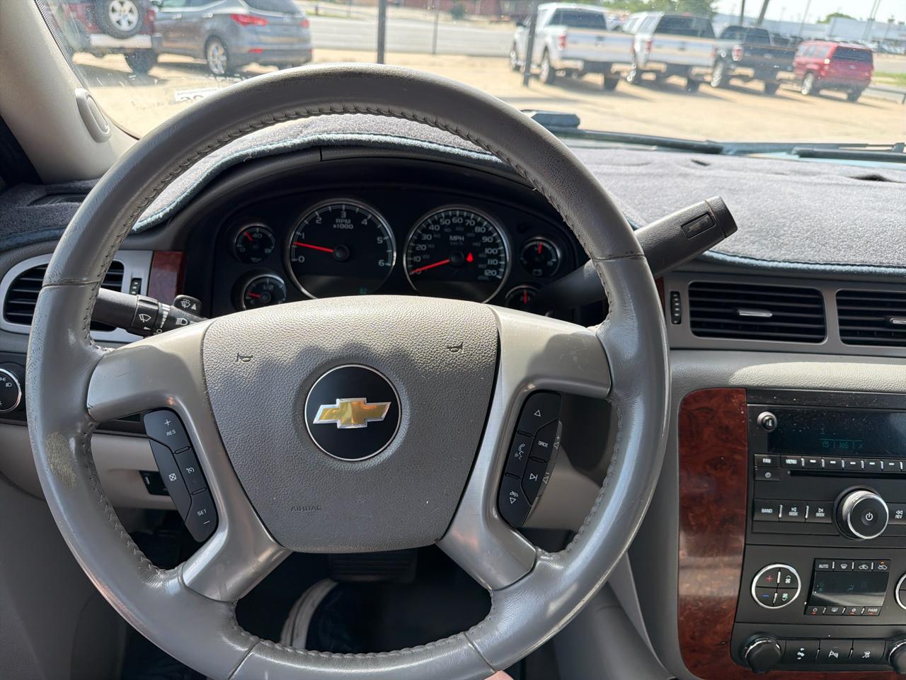 Chevrolet Avalanche 2WD Crew Cab LT 2011