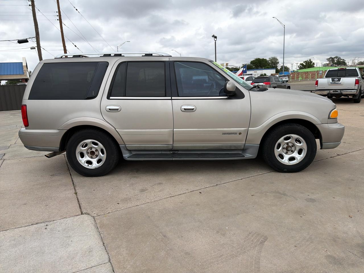 Lincoln Navigator 2WD 2001