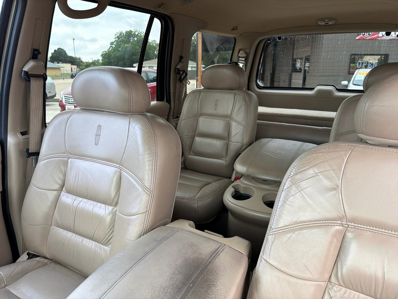 Lincoln Navigator 2WD 2001