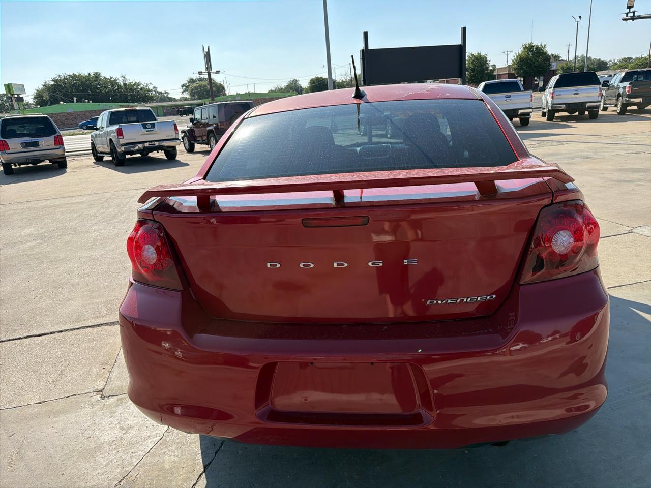 Dodge Avenger 4dr Sdn Heat 2011