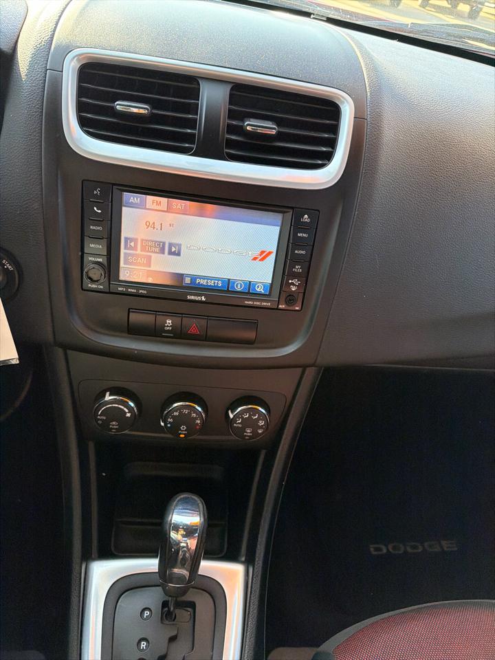 Dodge Avenger 4dr Sdn Heat 2011
