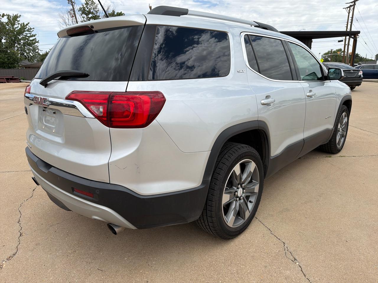 GMC Acadia FWD 4dr SLT w/SLT-2 2017