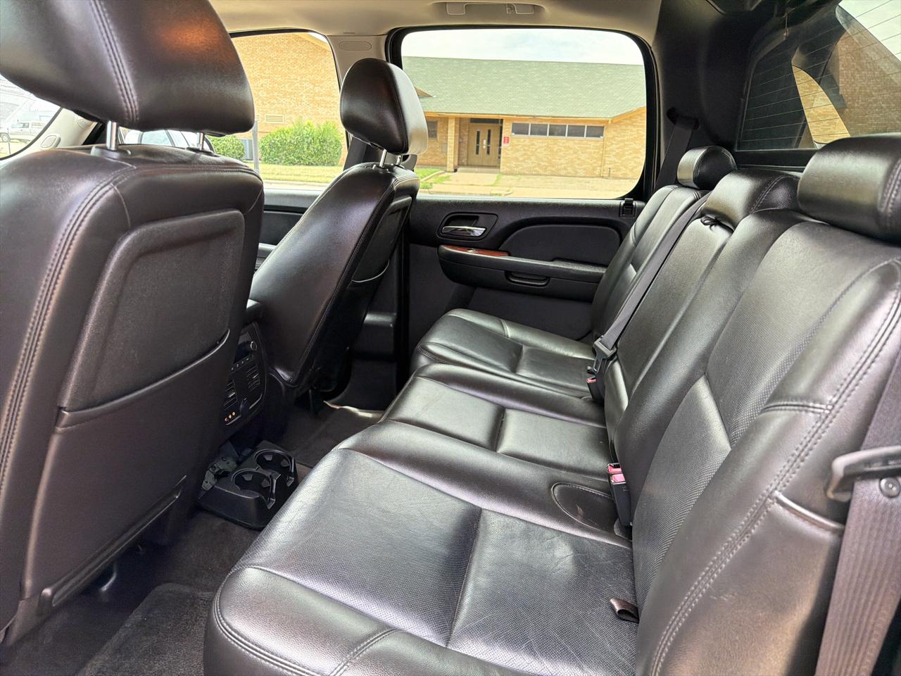Chevrolet Avalanche 2WD Crew Cab LTZ 2011