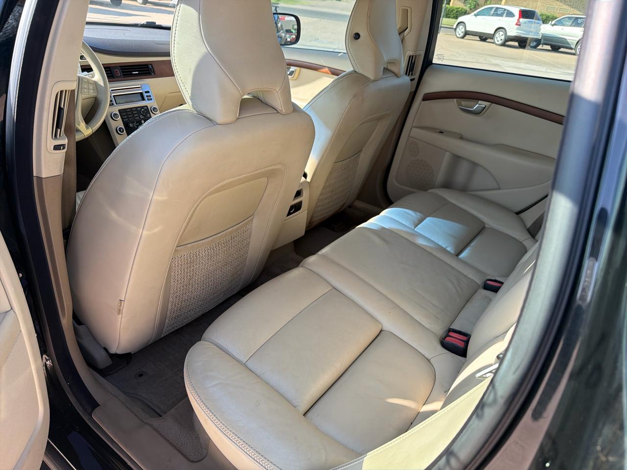 Volvo XC70 4dr Wgn 3.2L 2010