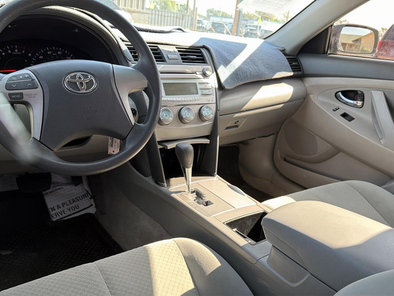 Toyota Camry 4dr Sdn I4 Man (Natl) 2009