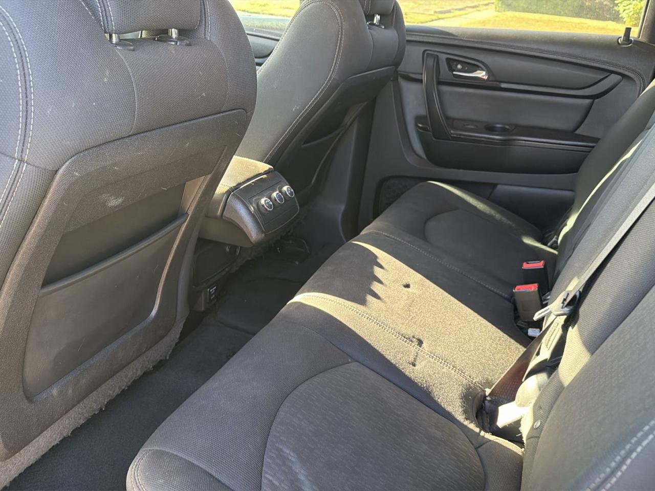 GMC Acadia FWD 4dr SLE w/SLE-1 2015