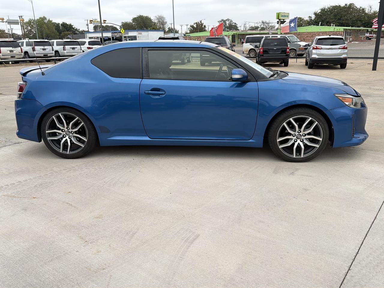 Scion tC 2dr HB Man (Natl) 2014