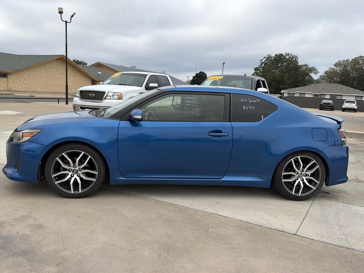 Scion tC 2dr HB Man (Natl) 2014