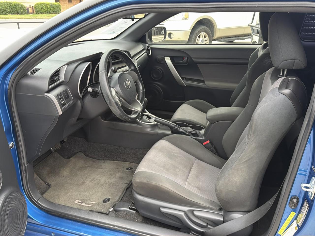 Scion tC 2dr HB Man (Natl) 2014