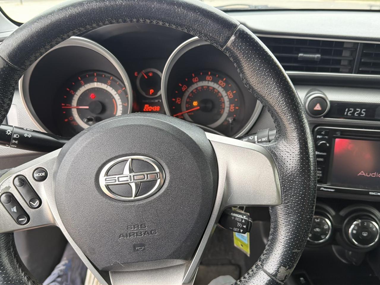 Scion tC 2dr HB Man (Natl) 2014