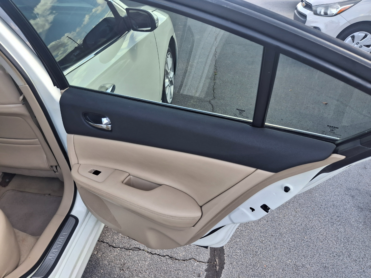 2014 Nissan Maxima SV Premium photo 18
