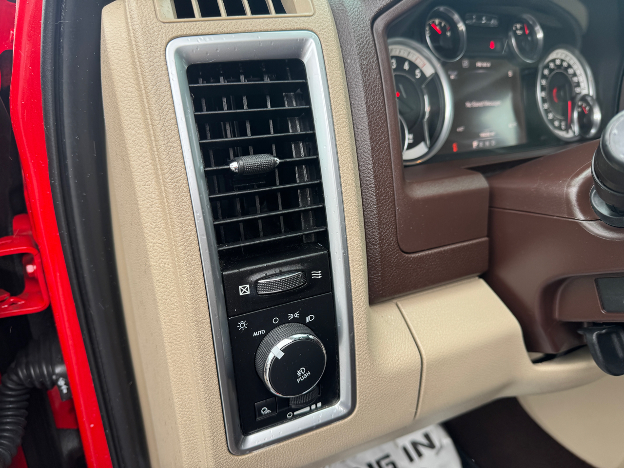 RAM 1500 4WD Crew Cab 140.5" Big Horn 2016