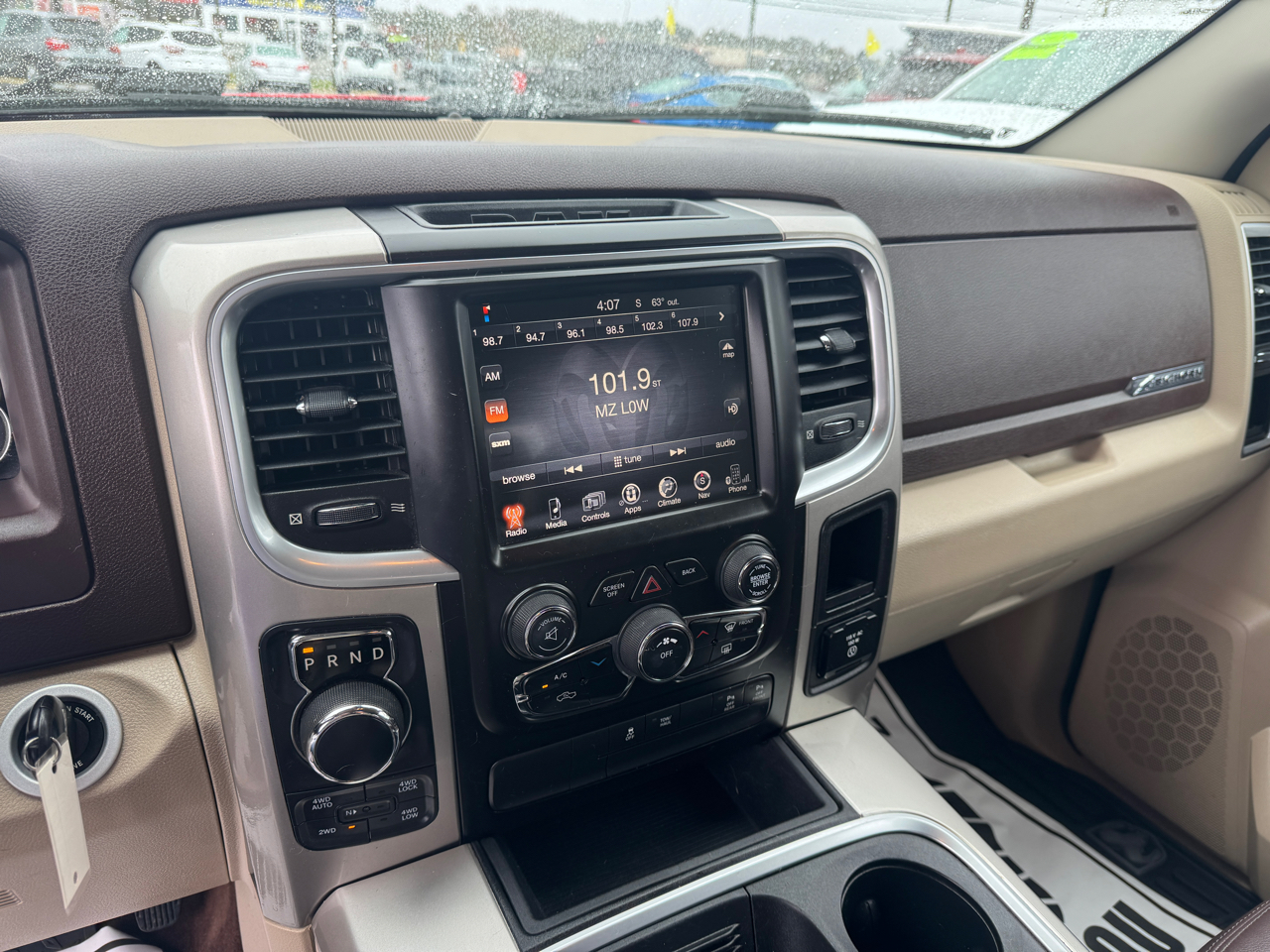 RAM 1500 4WD Crew Cab 140.5" Big Horn 2016