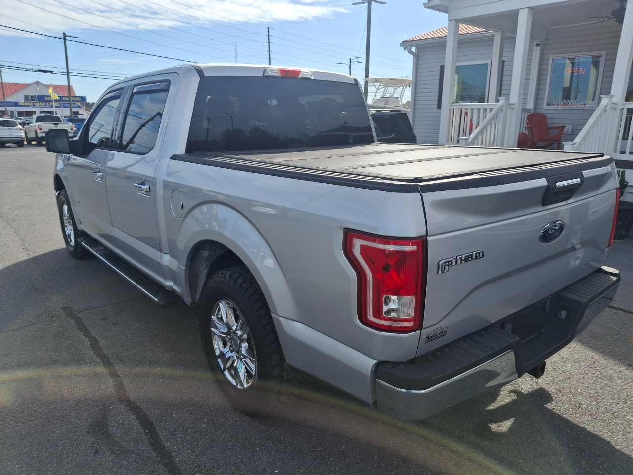 2016 Ford F-150 XLT photo 4