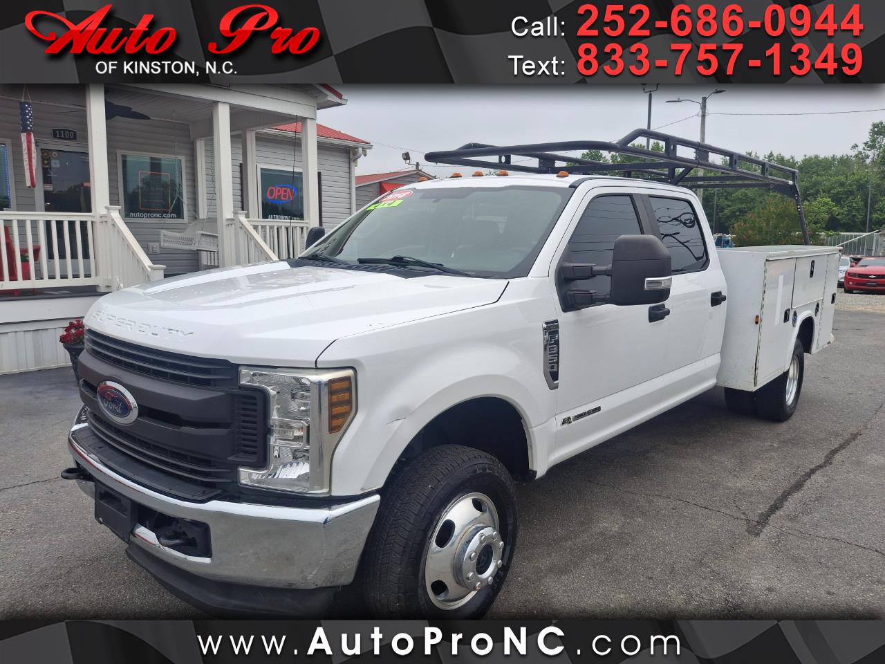 2018 Ford Super Duty F-350 DRW LARIAT 4WD Crew Cab 179" WB 60" CA