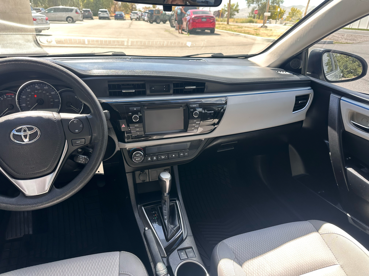 Toyota Corolla 4dr Sdn CVT LE Premium (Natl) 2015 Toyota Corolla 4dr Sdn CVT LE Premium (Natl) 2015