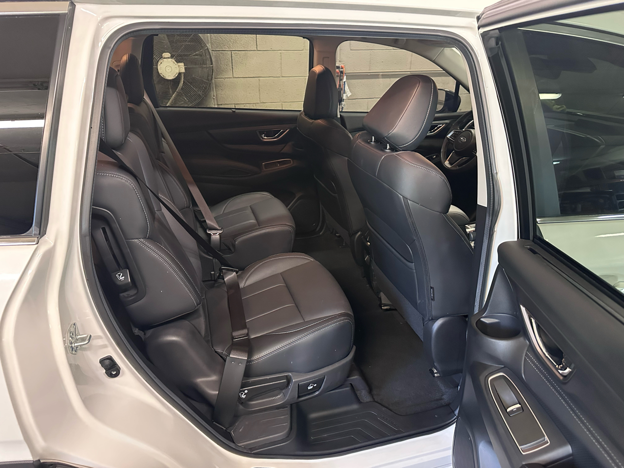 2024 Subaru Ascent Limited photo 2