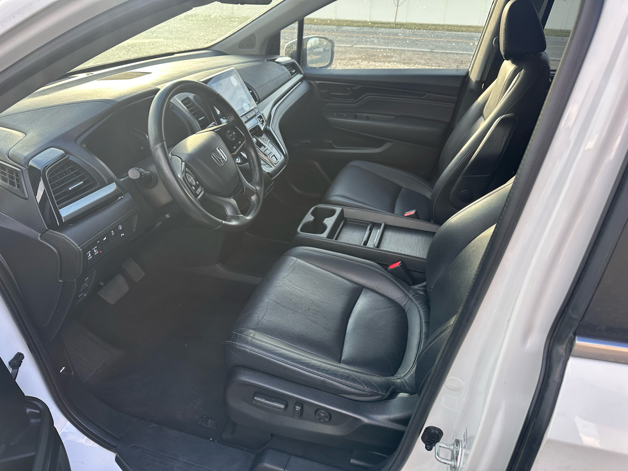2023 Honda Odyssey Touring photo 4