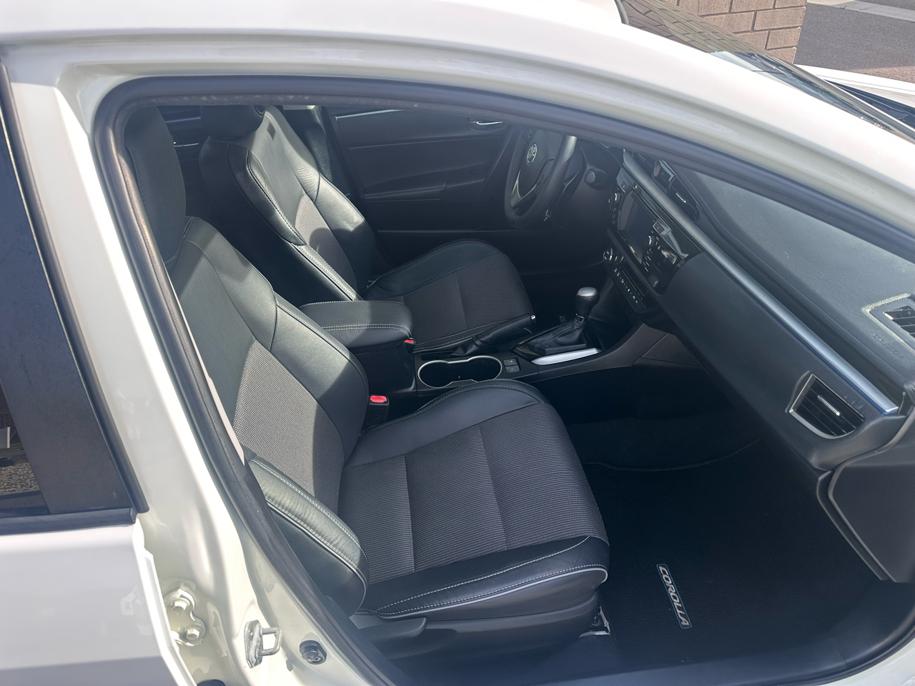 Toyota Corolla 4dr Sdn CVT S w/Special Edition Pkg (Natl) 2016