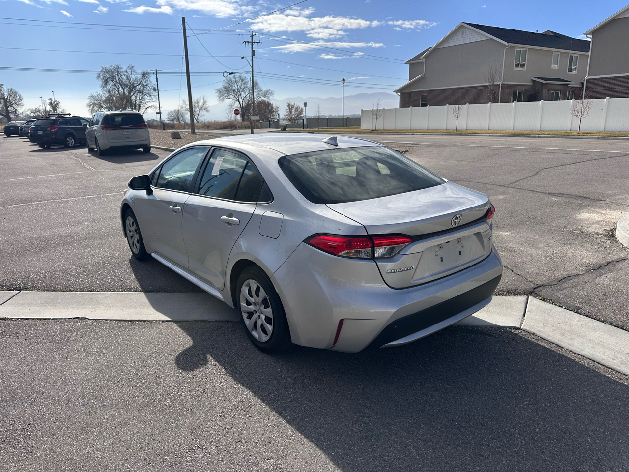2020 Toyota Corolla LE photo 2