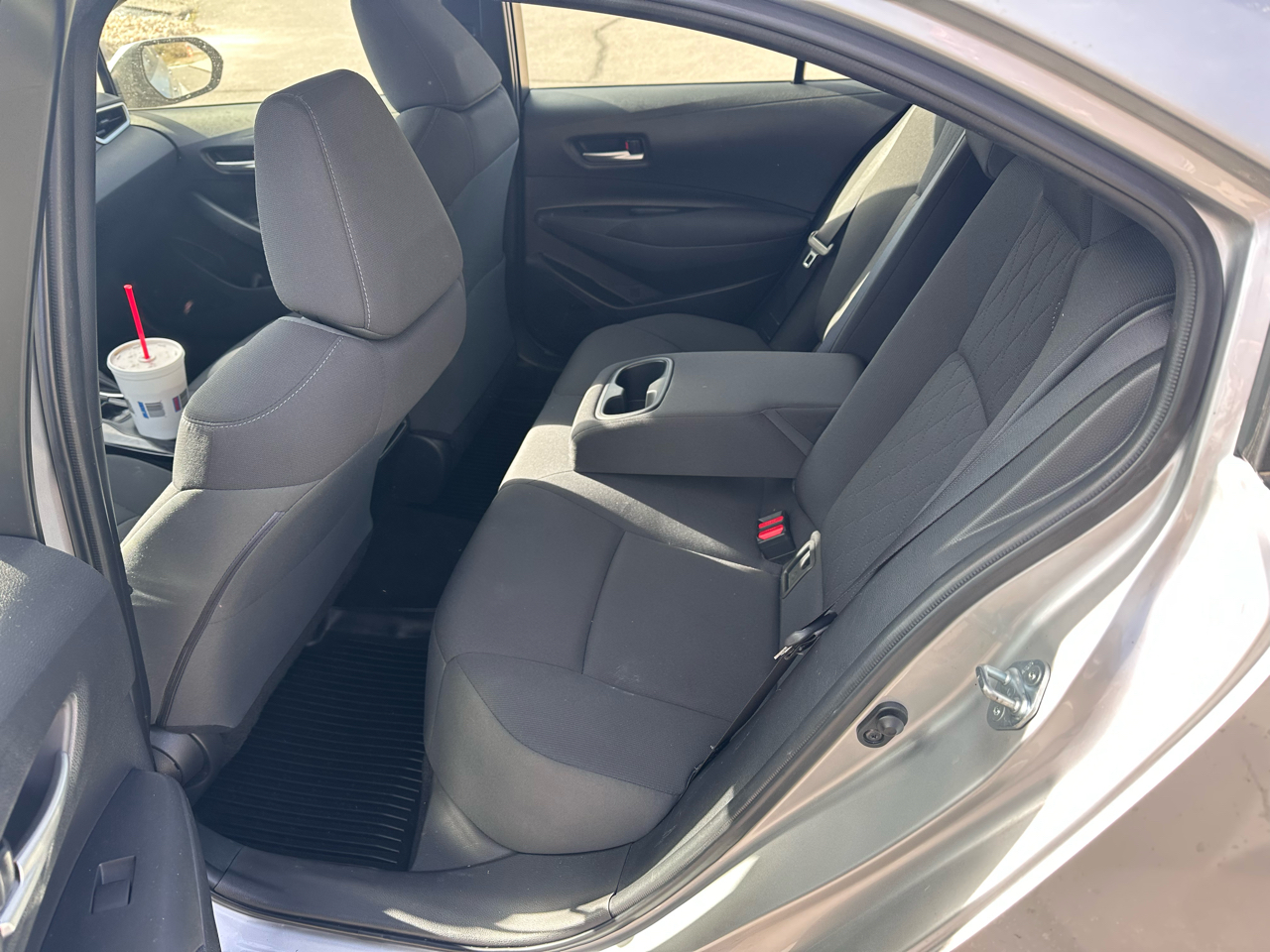 2020 Toyota Corolla LE photo 3